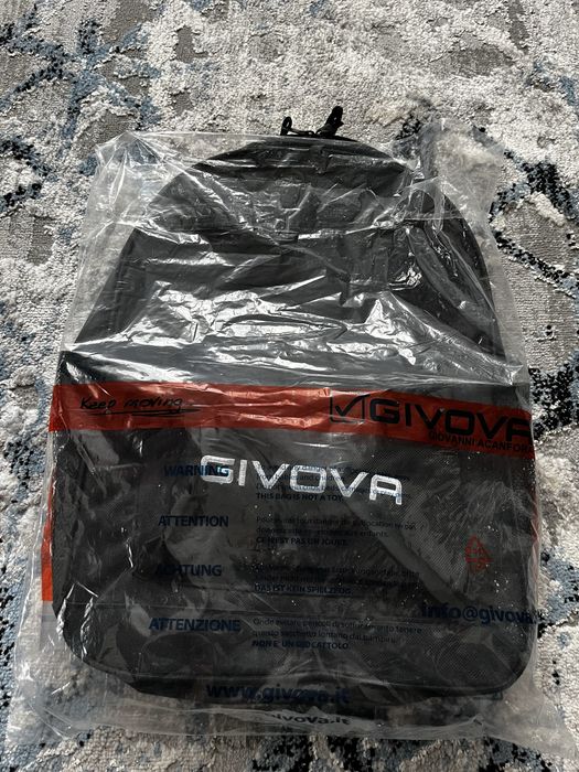 Чисто нова раница Givova и чанта за кръста