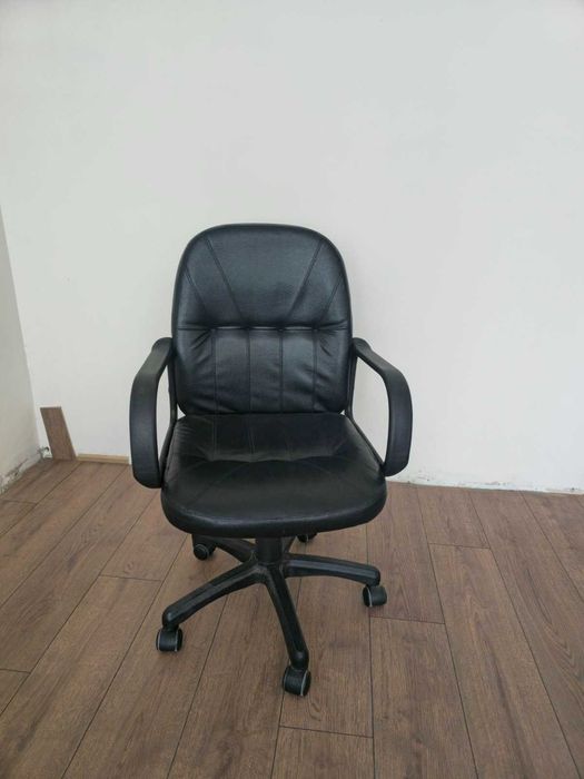 Офис стол въртящ