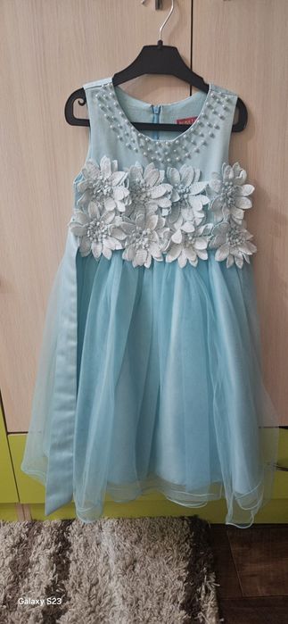 Продаётся платье для девочки