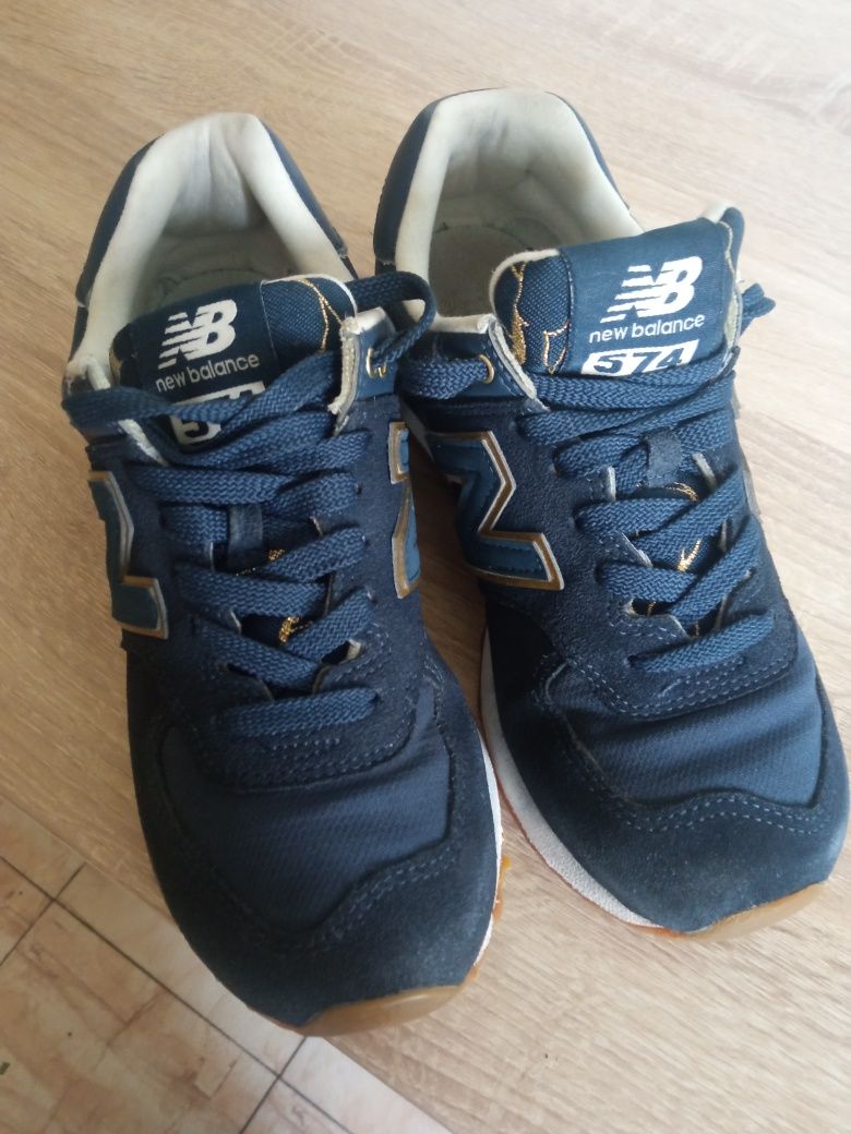 Vând adidași New balance