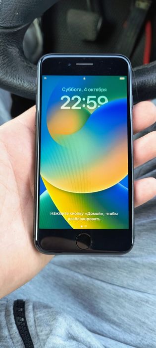 iPhone 8 64 в отличном состоянии