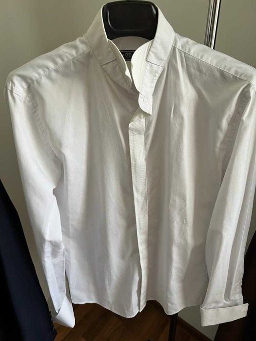 Costum bărbătesc pentru eveniment