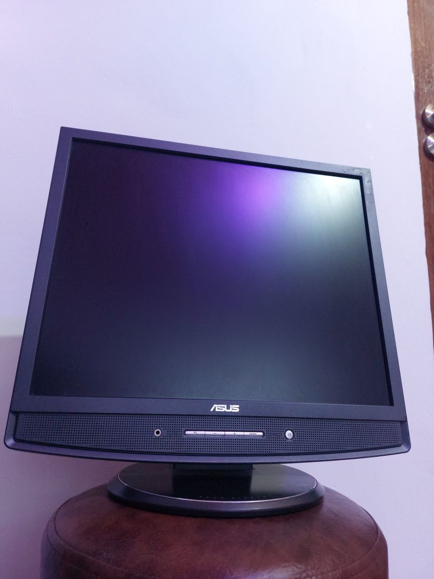 Vand 2 monitoare Asus 75hz separat sau împreună