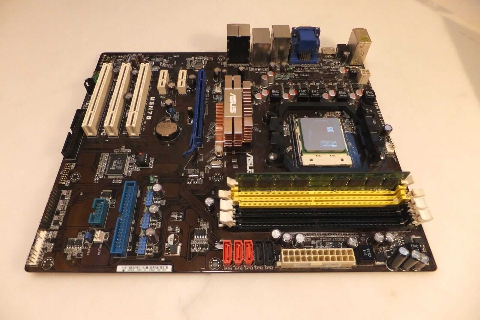 Placa de baza Asus Am2+ si CPU Amd