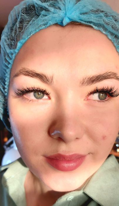 Наращивание ресниц,окрашивание ,архитектура и ламинирование бровей.