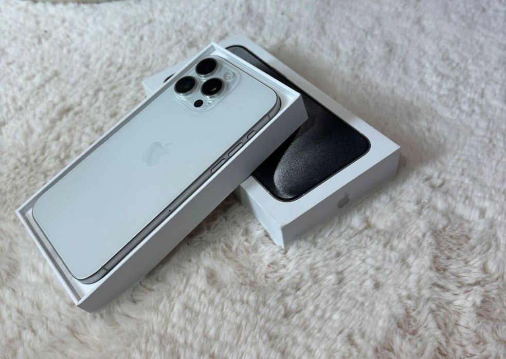 iPhone 15 Pro Max 256gb sau schimb cu Samsung S24 Ultra .