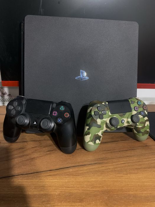 Ps4 Slim + 2 controllere + 7 jocuri — Perfect funtional