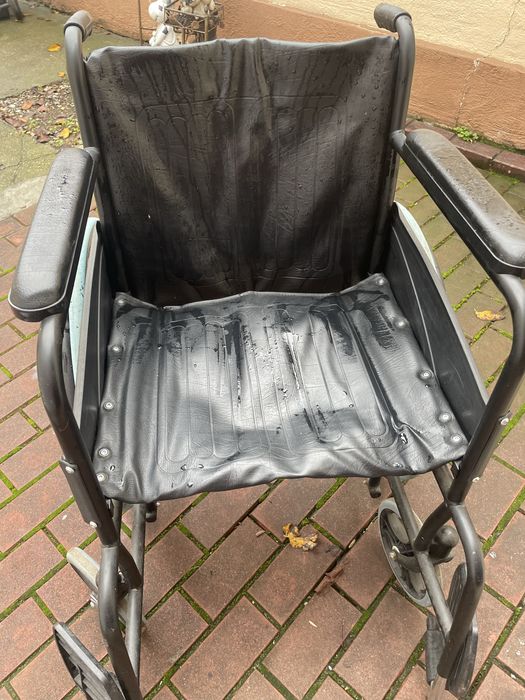 Scaun cu rotile stare bună