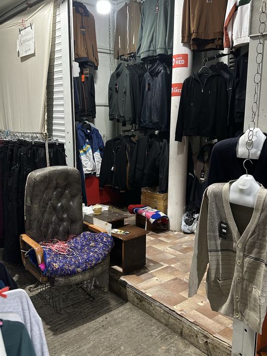 Старый базарда 3 бутик сатылады 2 бутик болек карама карсы 1 бутик