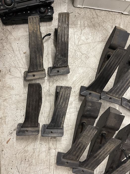 Pedala acceleratie bmw e90 e91 e92 e93 e81 e87 e60 e61 f10 f11