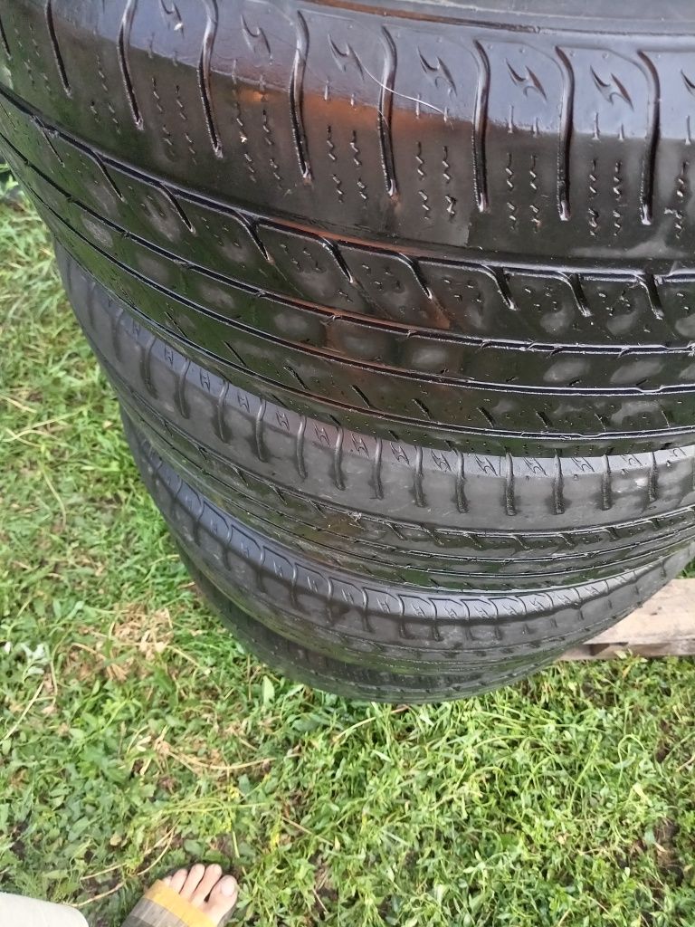 Продам шины R17 265/65