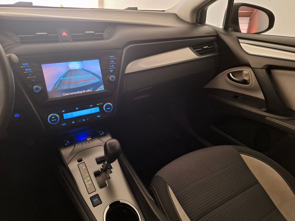 КАПАРИРАНА!!!Toyota Avensis Executive 2016
