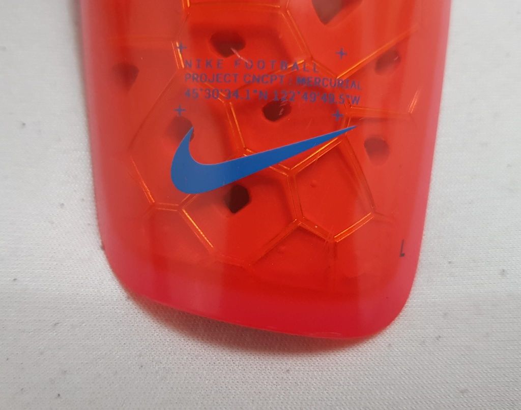 Apărători fotbal NIKE Mercurial originale, protecții, nr. S și M