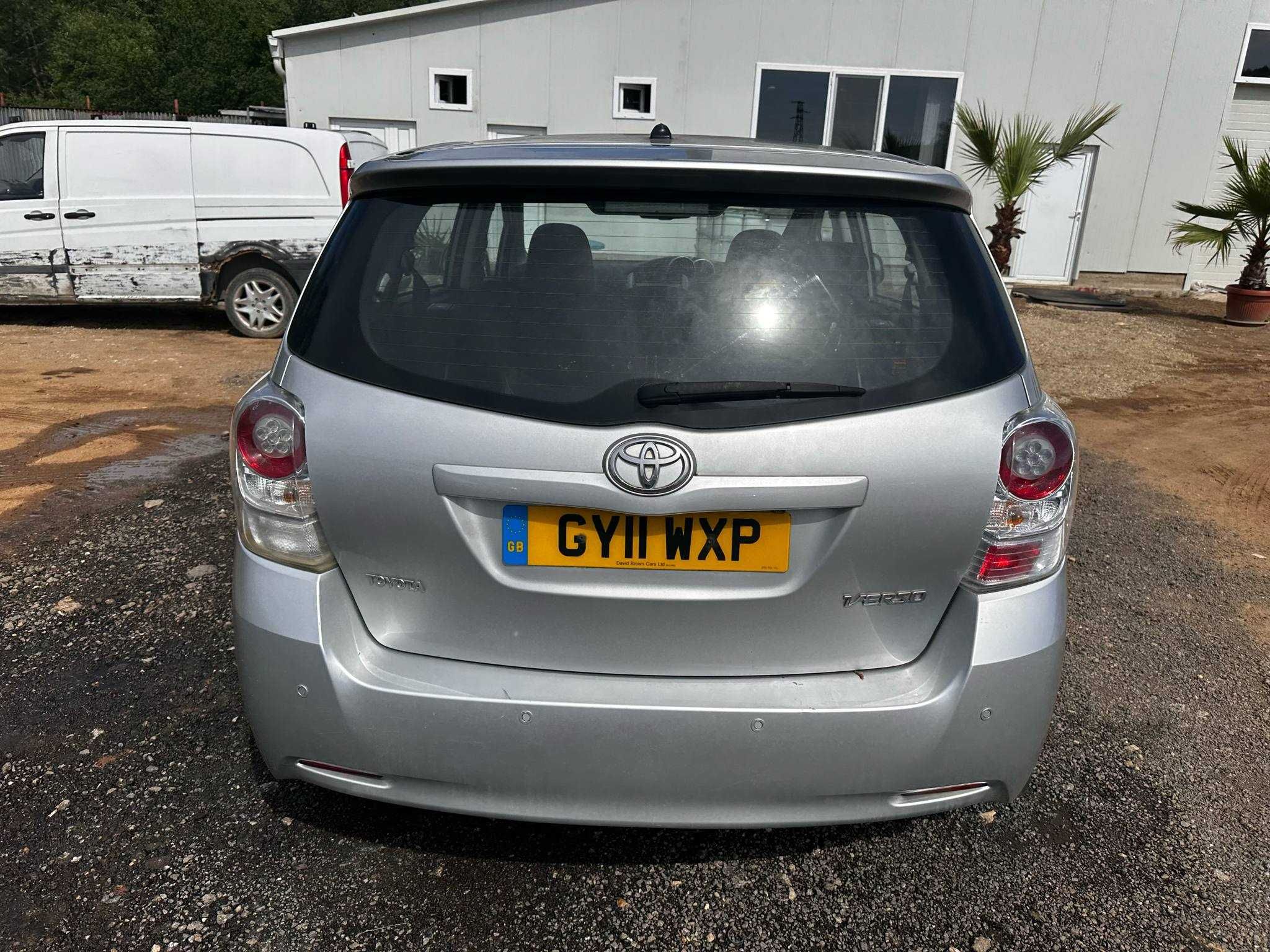 На части  Toyota Verso 2.2 D-CAT 150 кс автоматик Start/Stop 2009–2011