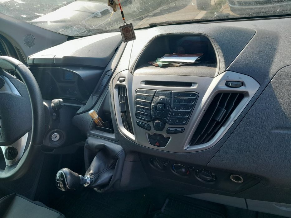 Vând ford tranzit custome lung 9 locuri,motor 2,2 model cu portbagaj l