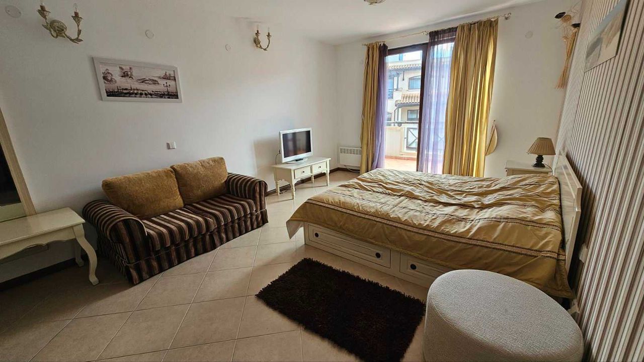 Продава се Тристаен апартамент в с. Лозенец, Област Бургас - 162 кв.м за 1408 €/кв.м - Снимка #1