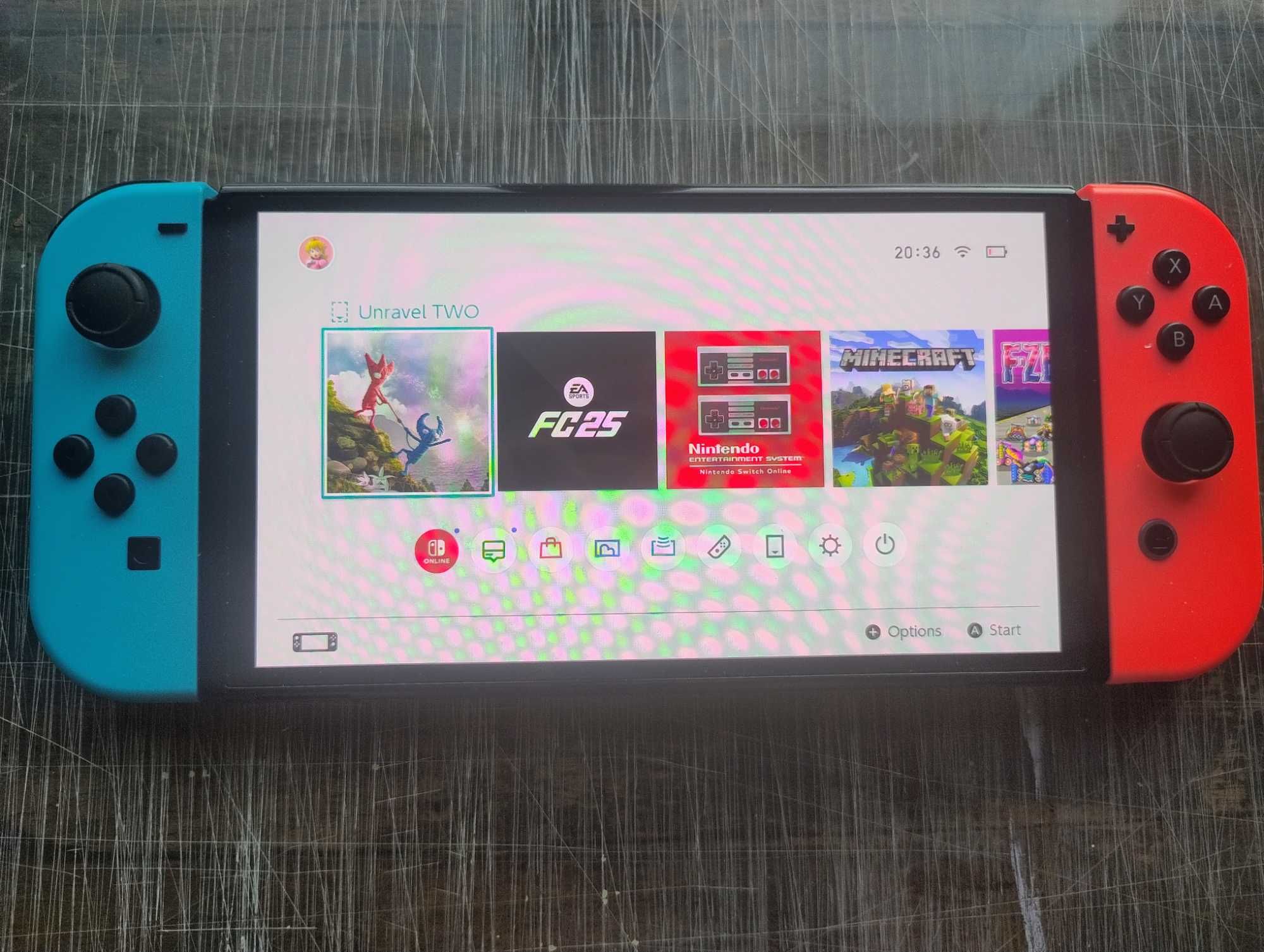 Продавам Nintendo switch OLED в гаранция