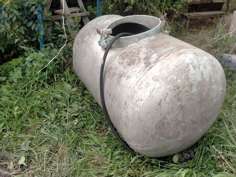 Продам алюминиевую бочку пол кубовая