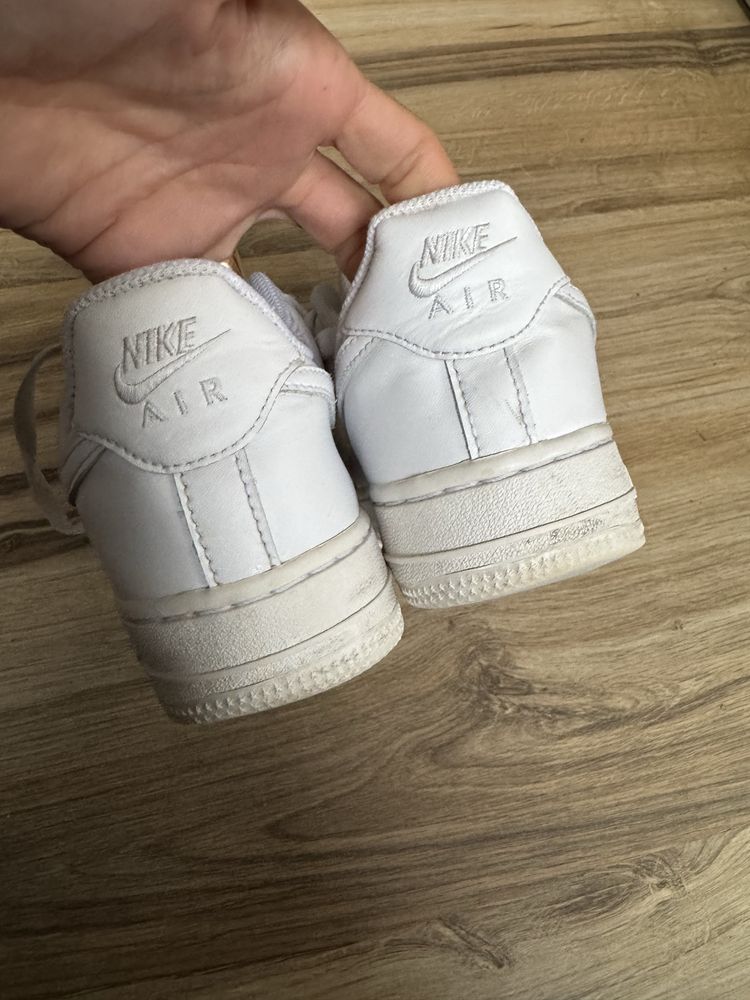 Оригинални бели кецове Nike Air Force ! 36,5 н