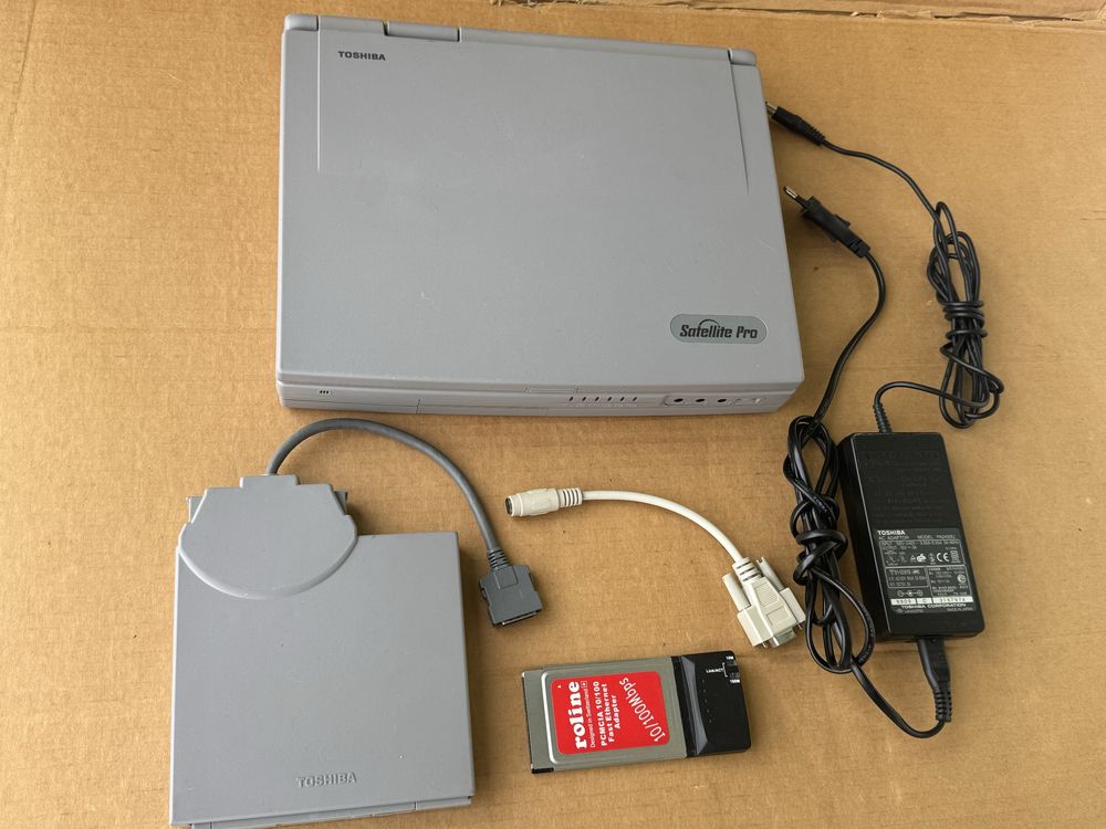 Ретро лаптоп Toshiba Satellite Pro 490 CDT , Windows 98