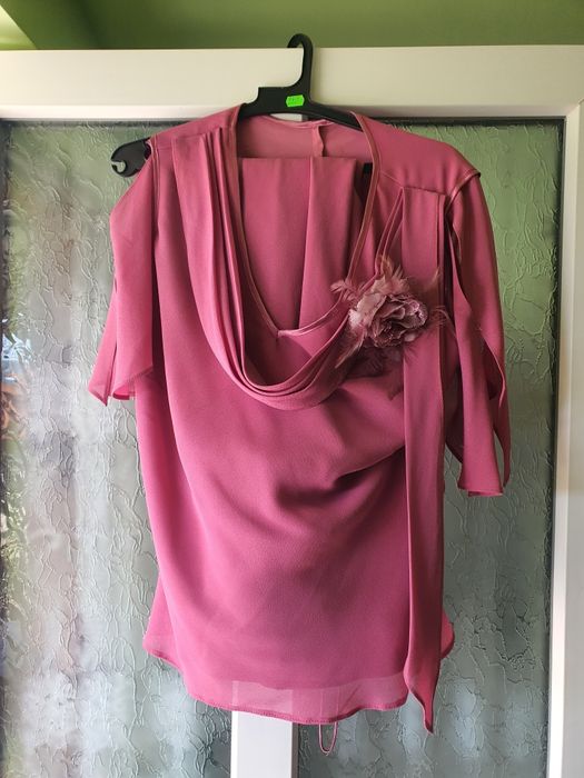 Vând costumas 2 piese și rochie