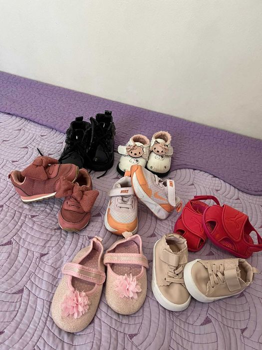 Papuci fetite  purtati , dar in stare buna