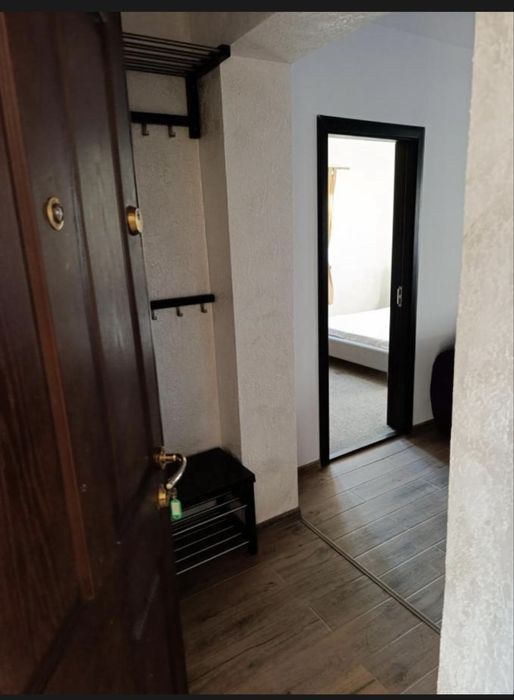 Inchiriez apartament 3 camere ,centru