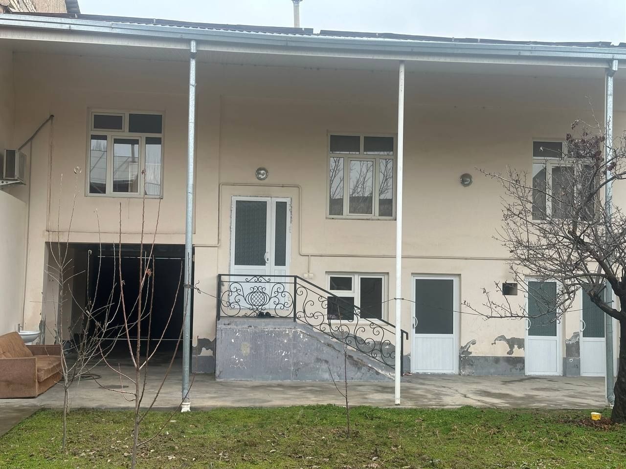 uy sotiladi qora qamishda