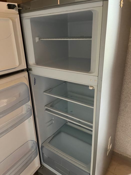 Хладилник INDESiT TAAN25