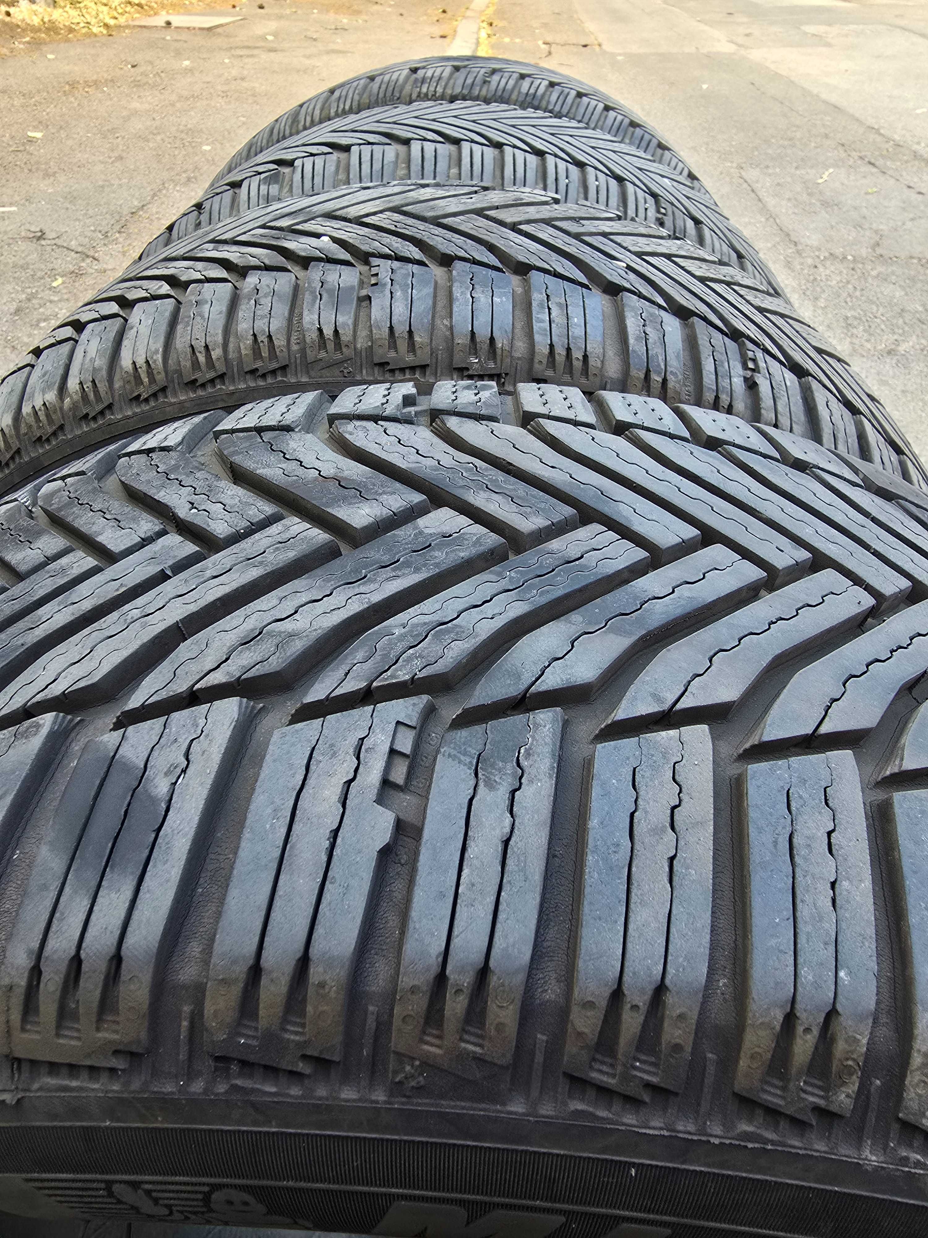 4 бр. Зимни гуми Michelin 225/50 R17 - Автомобилни гуми DOT 2022