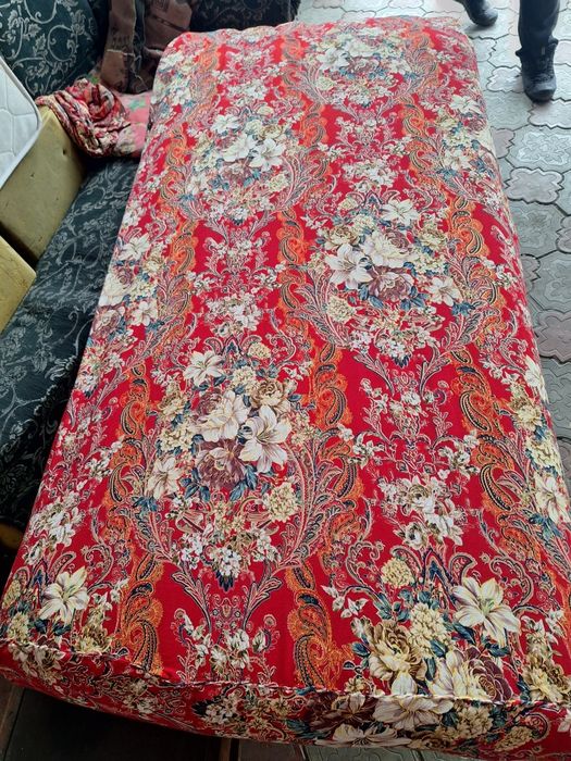 Продам матрас 1 спальный в хорошем состоянии