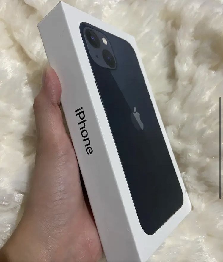 iPhone 13 NOU • Sigilat • Neverloked • 128 GB