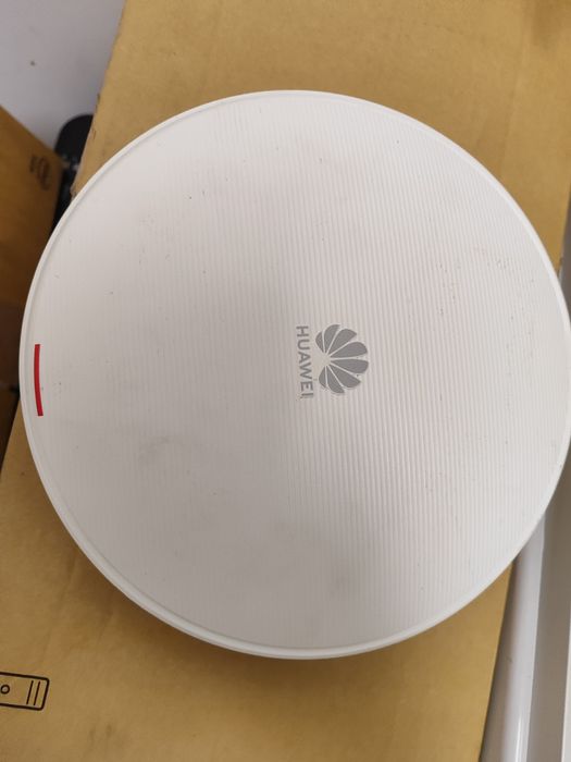 Продам Точки доступа AirEngine 5761-11 стандарта Wi-Fi 6 - 2шт.