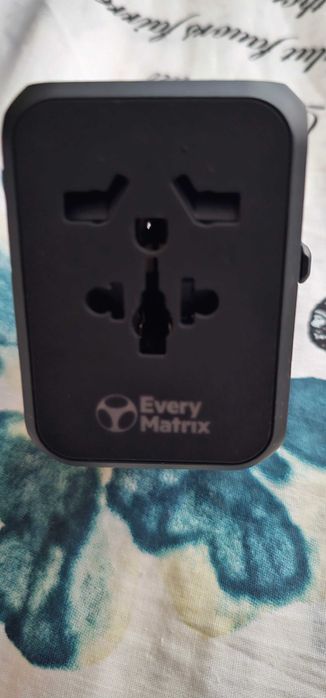 Universal travel adapter 33W incarcator universal calatorie