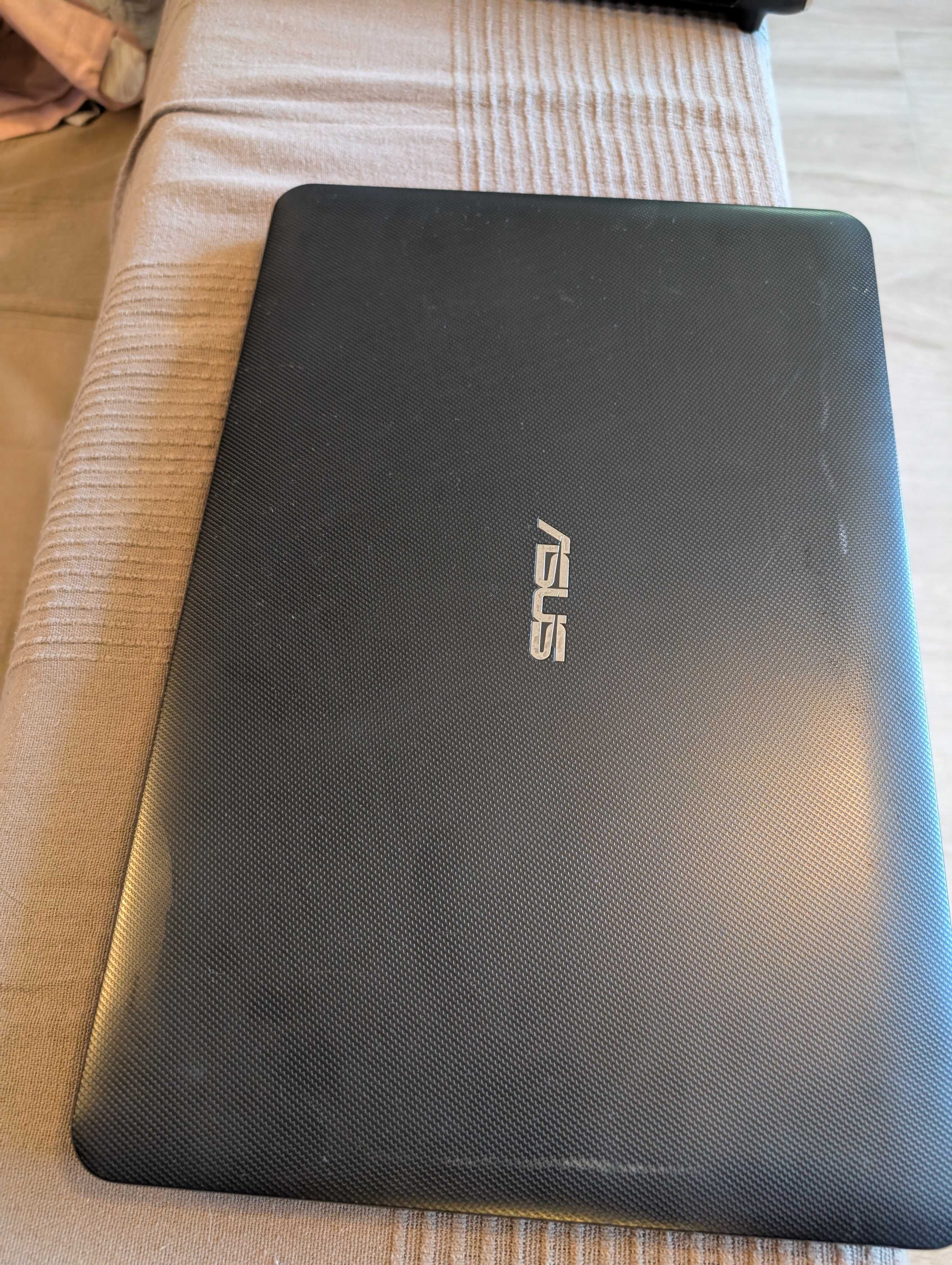Laptopuri de piese sau reparat Asus X554L si HP Pavilion