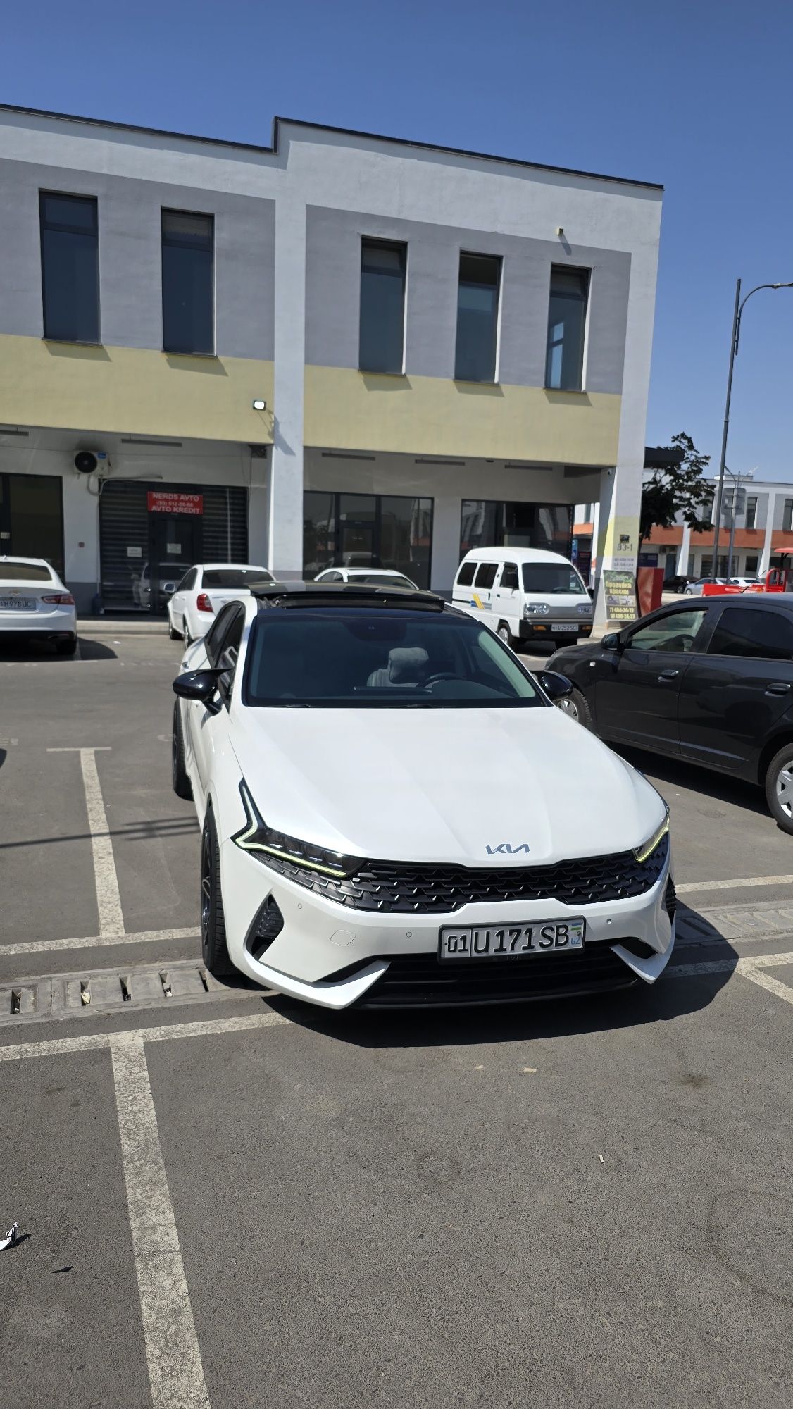 Kia k5 2 litr holati zor luk bor   kraskasi  kapot krilo eshik