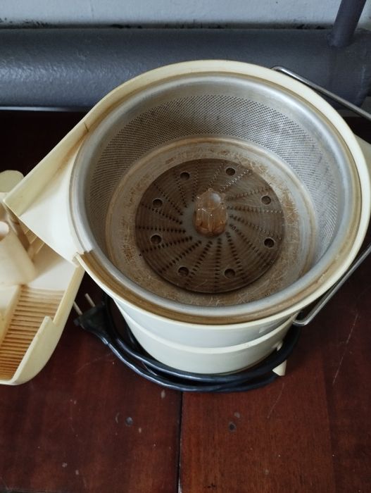 Соковыжималка Росинка