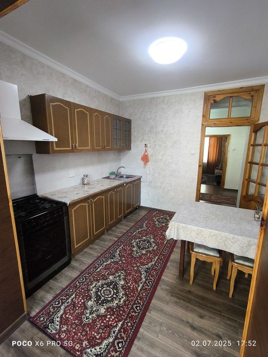 сдаю квартиру в аренду чиллзрЦквартал 3комнат 3этаж Банковской дом