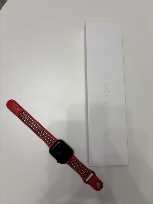 Apple watch seria 8 45mm, aluminum + 4 curele