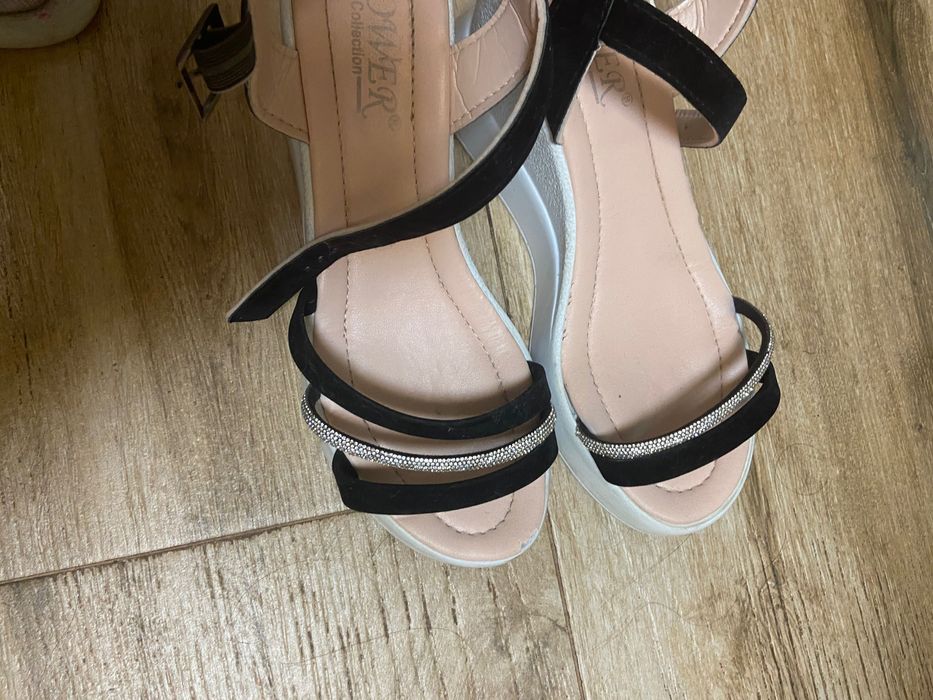 Сандали с платформа