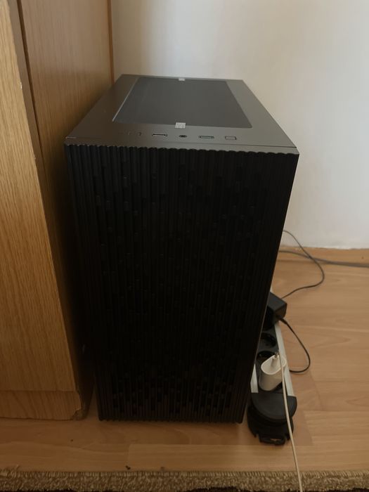 Vand calculator + monitor pachet