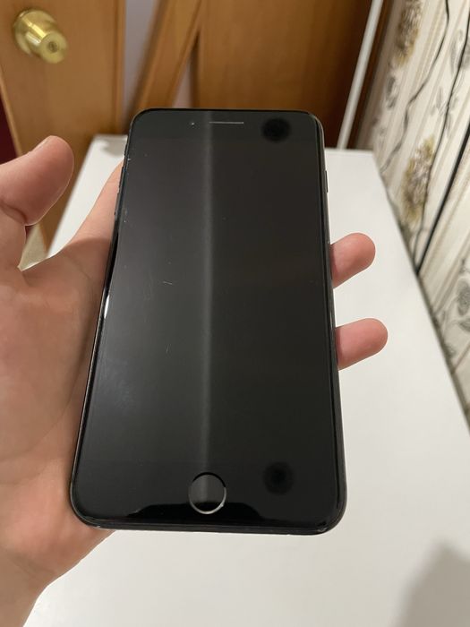 продам айфон 7+ в хорошем состояний