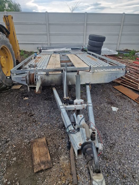 Vind platformă auto inmatriculată