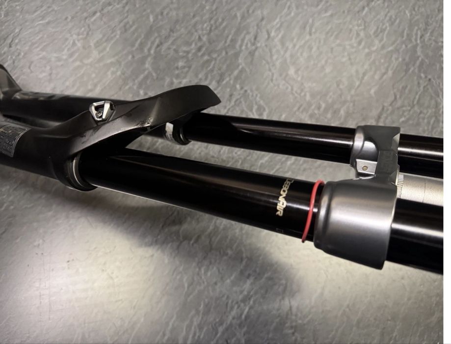 Вилка Rockshox Boxxer Ultimate 2025