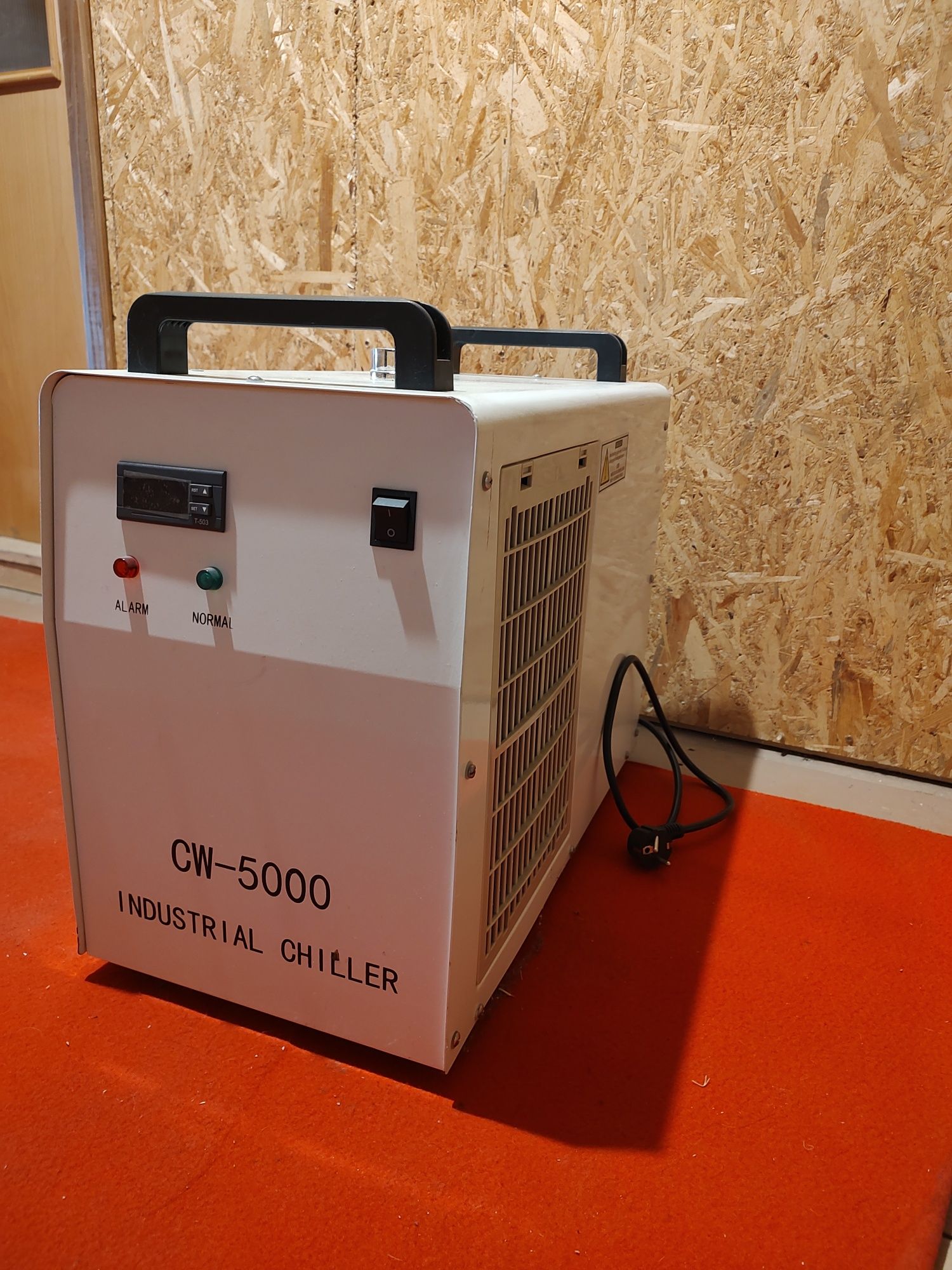 Vând răcitor de apa pentru laser ,CW-5000.