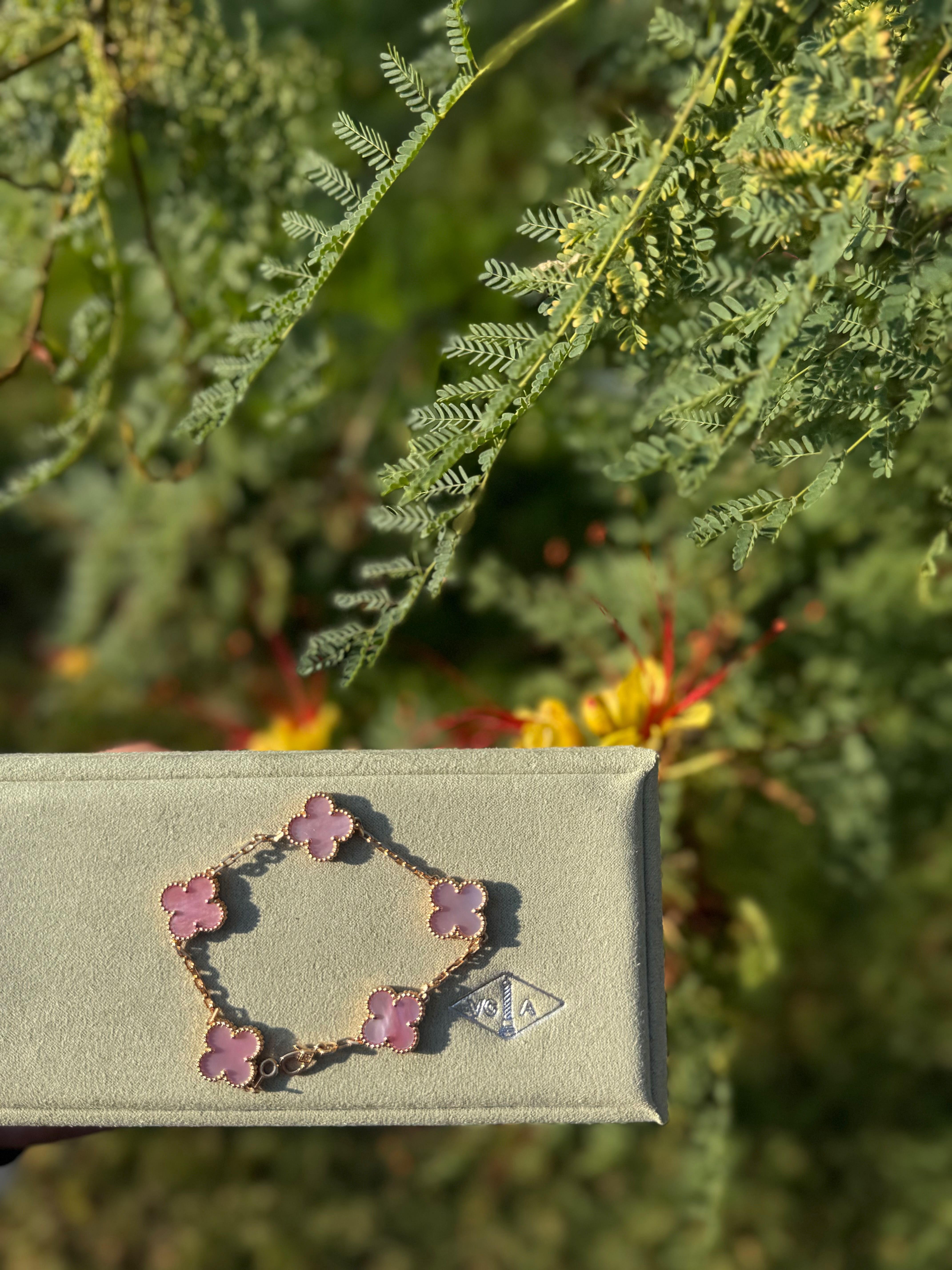 Гривни Van Cleef&Arpels
