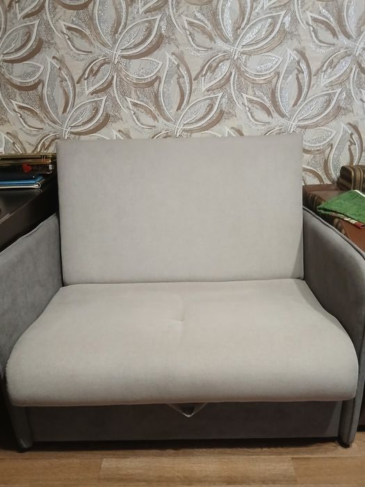 Продам диван кресла в отличном состоянии производства России на пружин