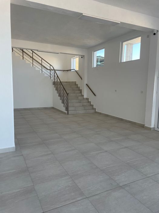 Дава се под наем Магазин в Разлог - 450 кв.м за 1020 € - Снимка #3