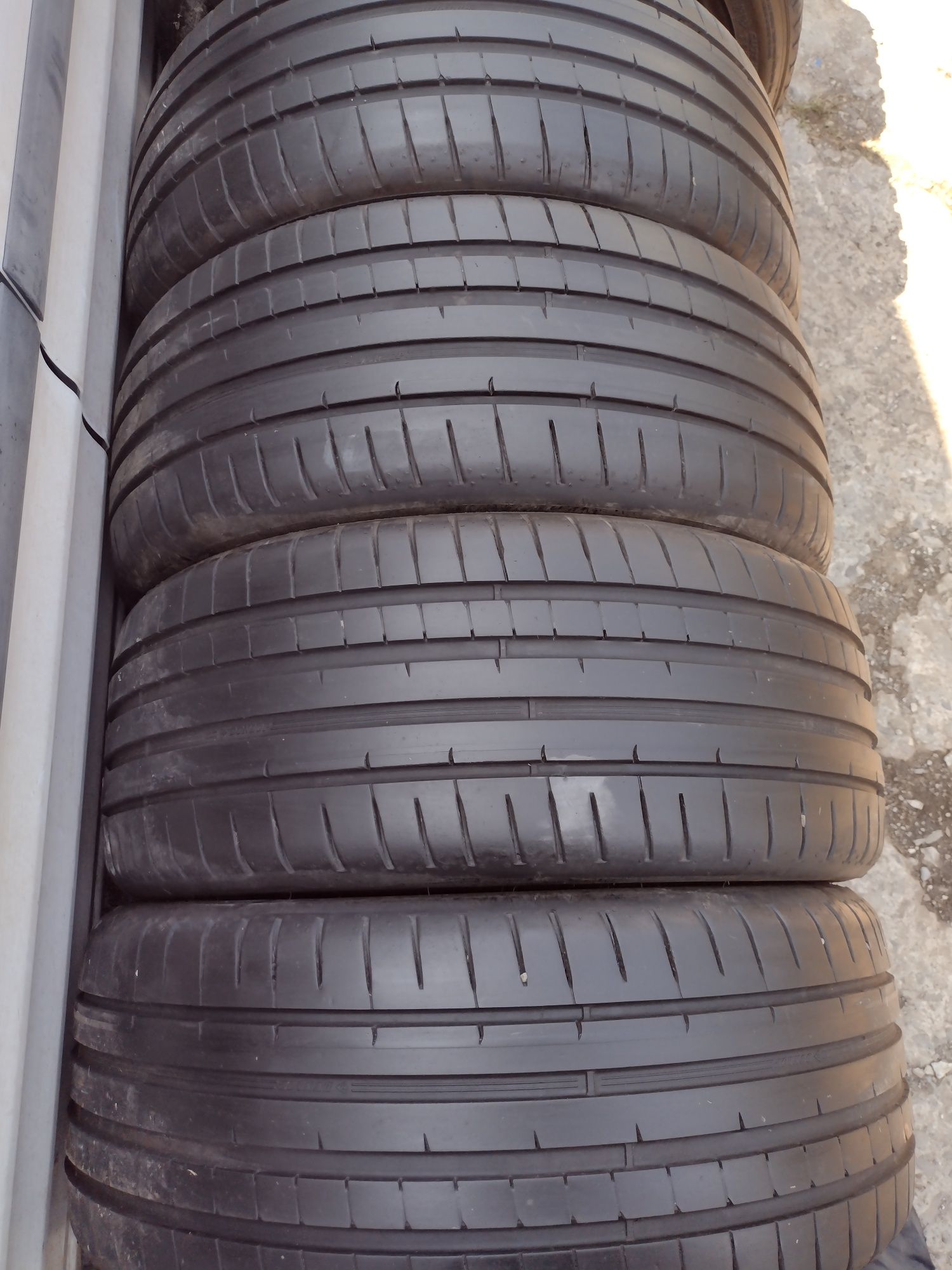 Перфектни 4бр.215/40/18 Dunlop RT2 dot4819