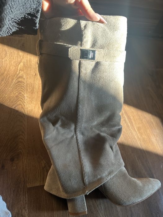 Виурени ботуши на токчета НОВИ